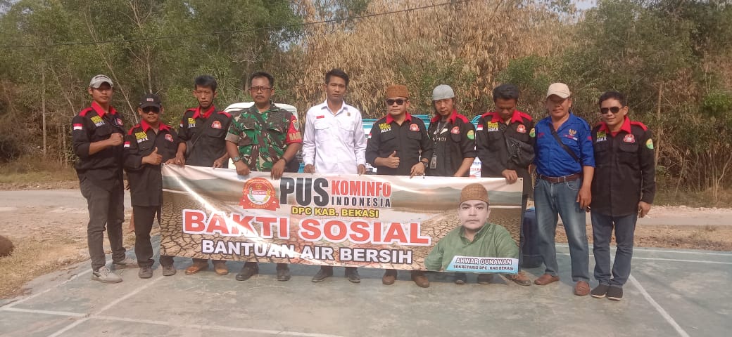 Puskominfo Indonesia Kabupaten Bekasi Bersama BPBD dan PDAM Tirta Bhagasasi Salurkan Bantuan Air Bersih di Tiga Kecamatan