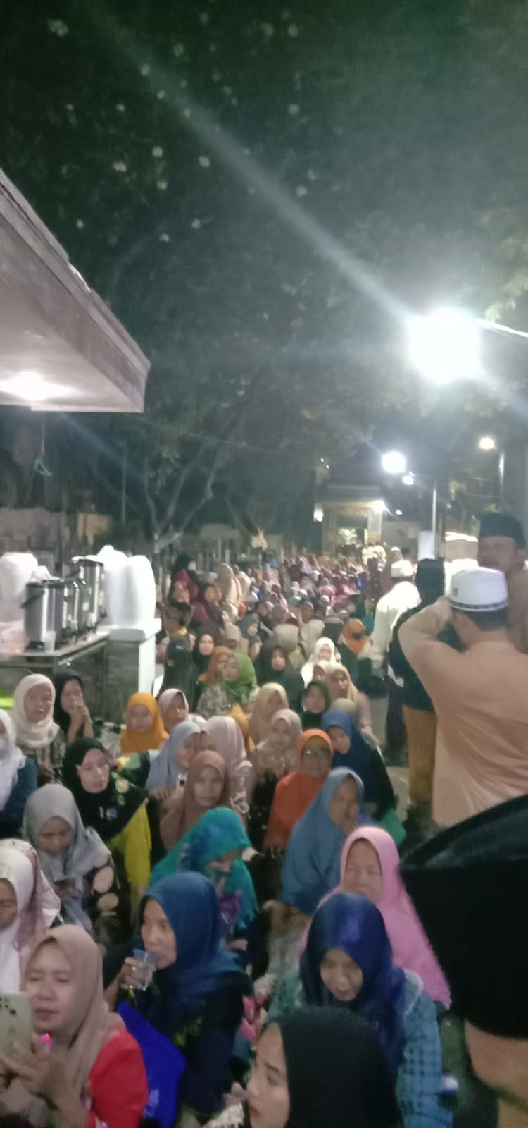 Bersholawatan Rutinan Di Makam BotoPutih, Al -habib syekh bin Achmad bin Abdulloh bafaQih dan Al habib muhammad bin Achmad bin Abdulloh bafaQih Bersholawatan Rutinan Di Makam BotoPutih, Al -habib syekh bin Achmad bin Abdulloh bafaQih dan Al habib muhammad bin Achmad bin Abdulloh bafaQih