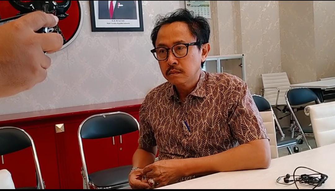 Ketua Komisi C DPRD Surabaya Apresiasi Aksi Protes Warga Terkait Pelayanan Tutup Ketua Komisi C DPRD Surabaya Apresiasi Aksi Protes Warga Terkait Pelayanan Tutup