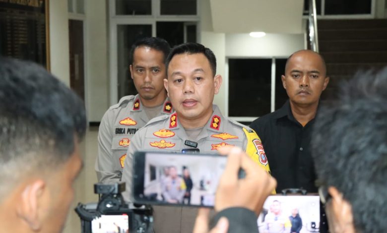 Polres Gresik Klarifikasi Kejadian Kerusuhan Suporter Di Stadion Gelora Joko Samudro