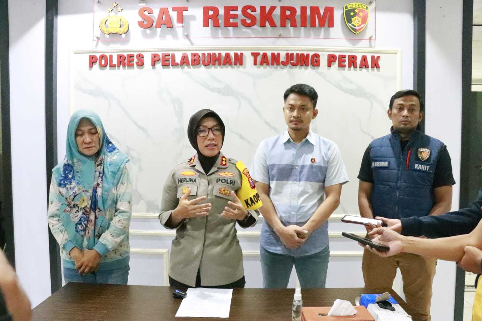 Tim Unit Jatanras Polres Tanjung Perak Surabaya, Menemukan Siswi SMP Yang Dilaporkan Menghilang Tim Unit Jatanras Polres Tanjung Perak Surabaya, Menemukan Siswi SMP Yang Dilaporkan Menghilang
