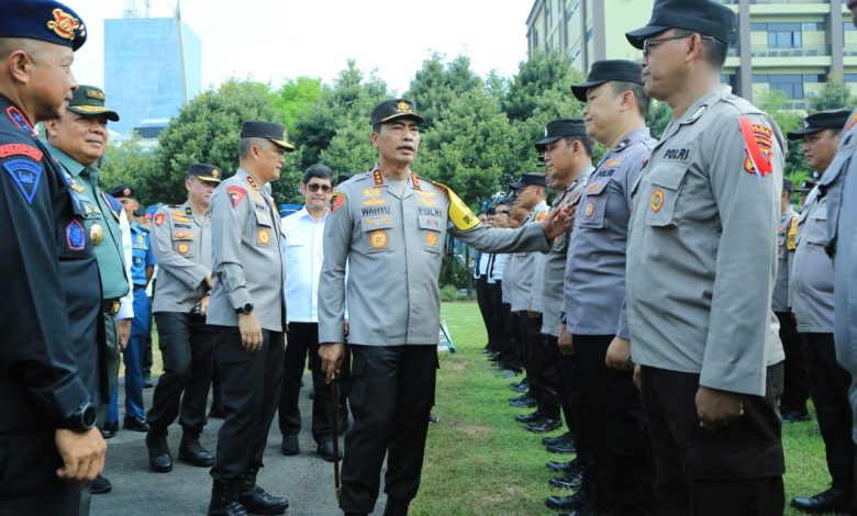 Kabareskrim Polri Menggelar Operasi Aman Bayuca 2023, Sekaligus Pimpin Apel Gelar Pasukan Upacara Di Polda Jatim