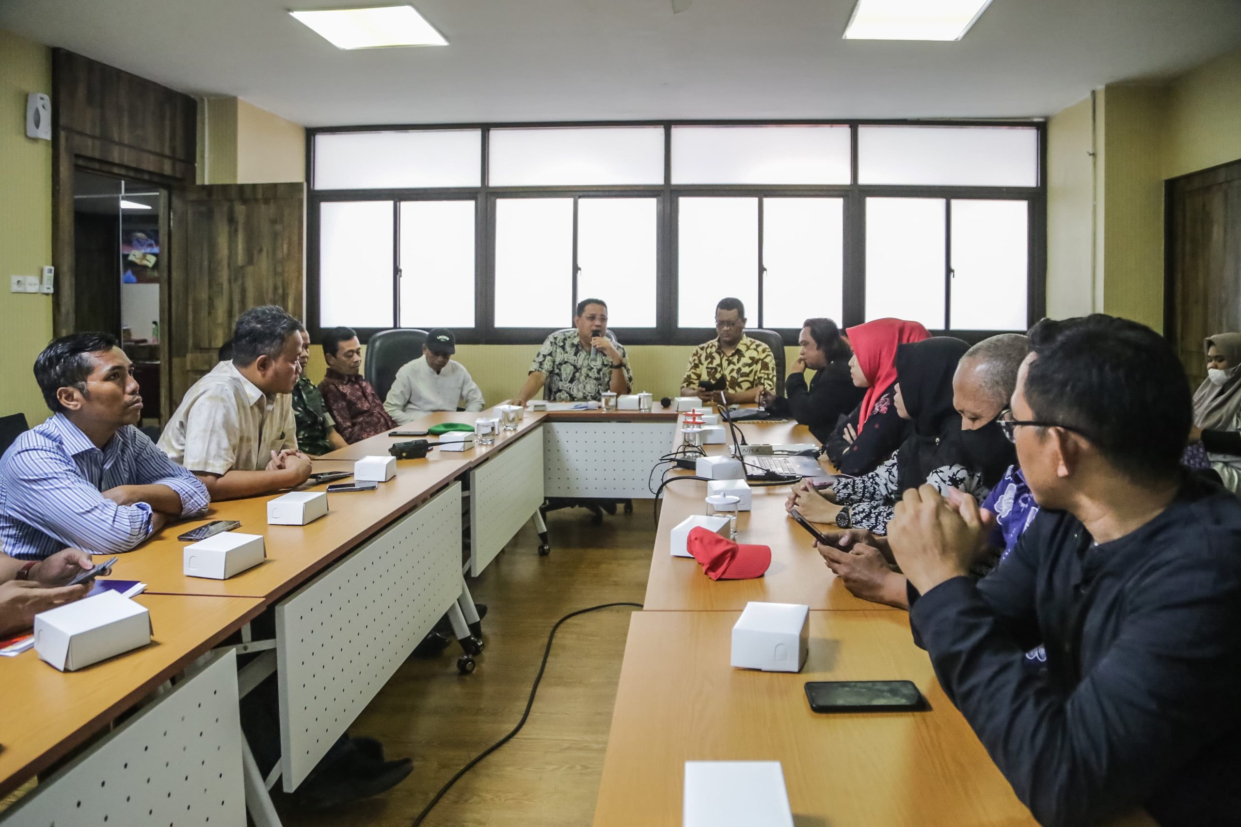 Buntut Tutup Pelayanan Saat Hari Kerja, Lurah Kapas Madya Baru Dapat Teguran Dari Bapemkesra