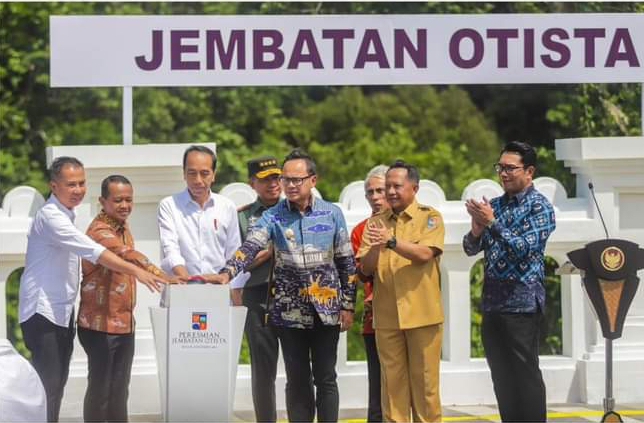 Presiden Jokowi Resmikan Jembatan Otista, Kini Bisa Dilintasi