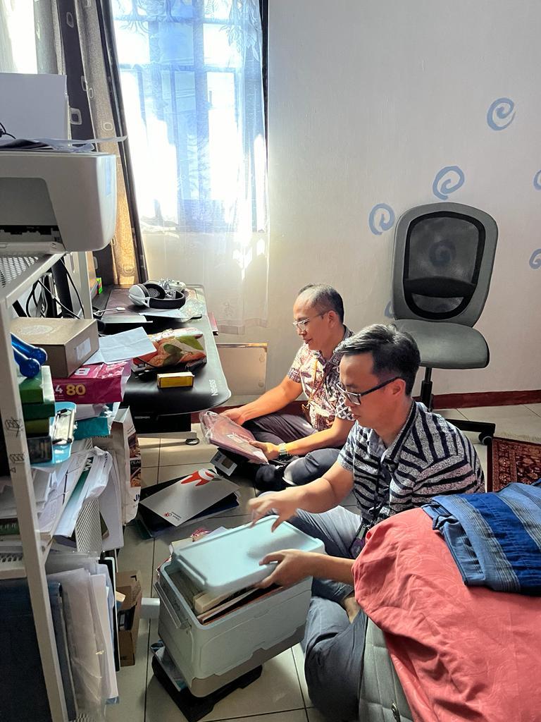 IMG-20231215-WA0026 Tim Penyidik JAM-Pidsus Melakukan Penggeledahan dan Menyita 15 Keping Emas Logam Mulia Seberat 128 Gram dalam Perkara Komoditi Emas