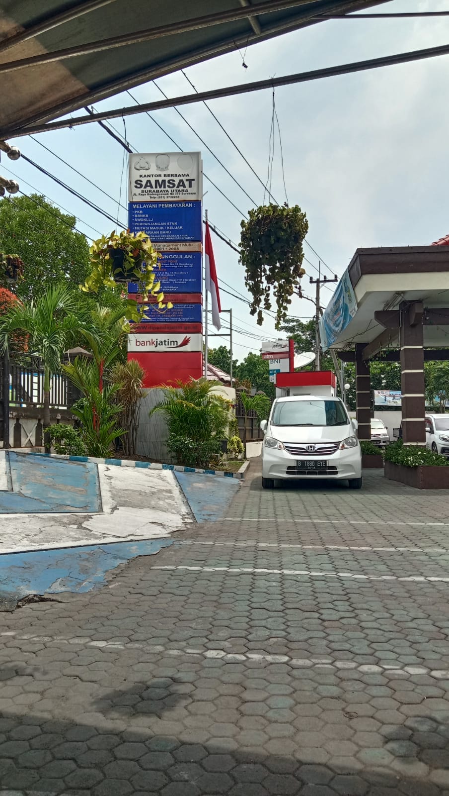 Diduga Di Samsat Surabaya Utara Berkumpulnya Para Calo