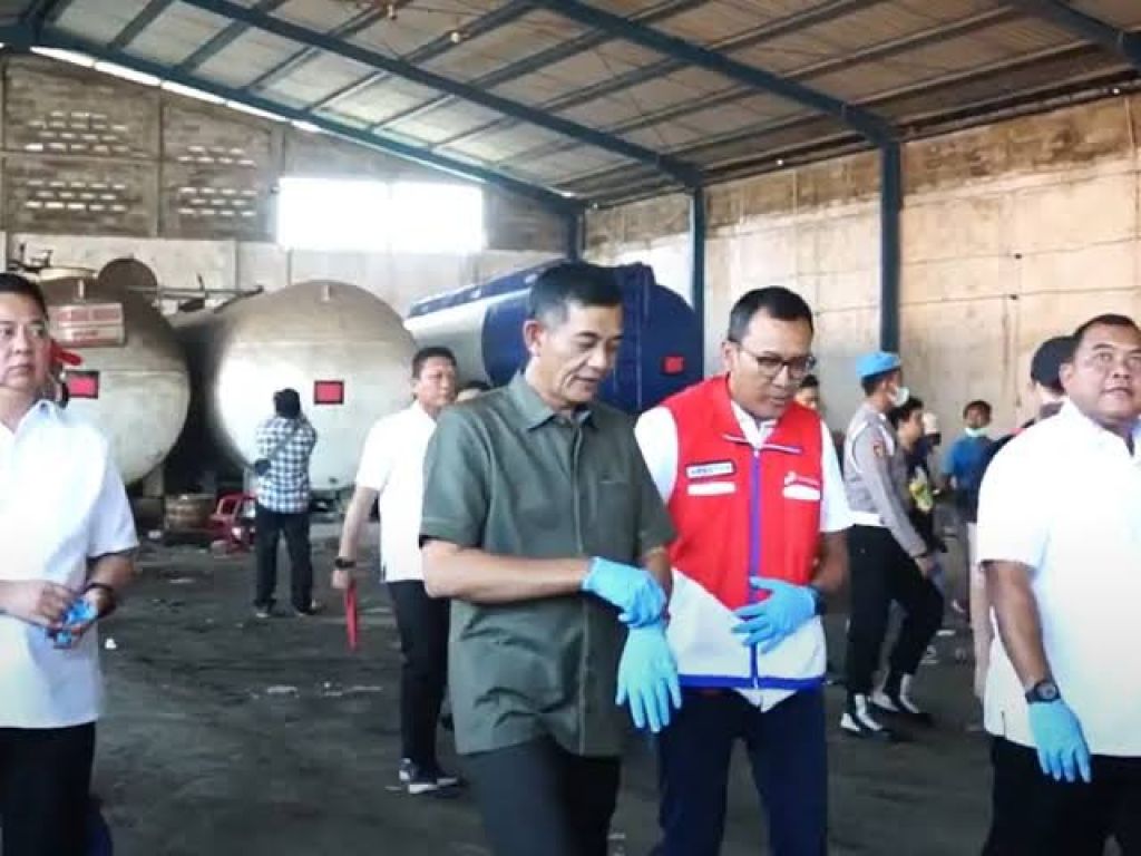 Penyalahangunaan BBM ilegal Jenis Solar Abdul Wachid CS (Cum Suis) Terhindar Dari Vonis Hukuman Berat Penyalahangunaan BBM ilegal Jenis Solar Abdul Wachid CS (Cum Suis) Terhindar Dari Vonis Hukuman Berat