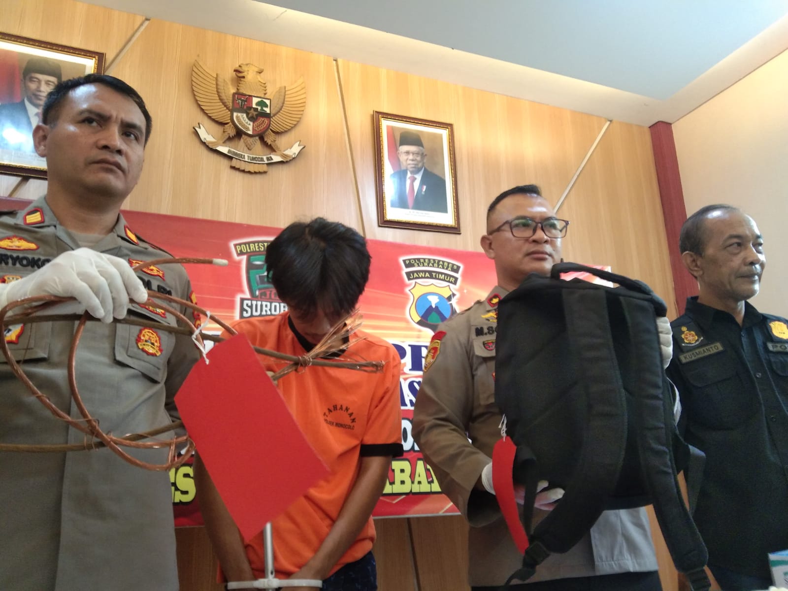 Polsek Wonocolo Ungkap Kasus Pembobol Kabel Polsek Wonocolo Ungkap Kasus Pembobol Kabel