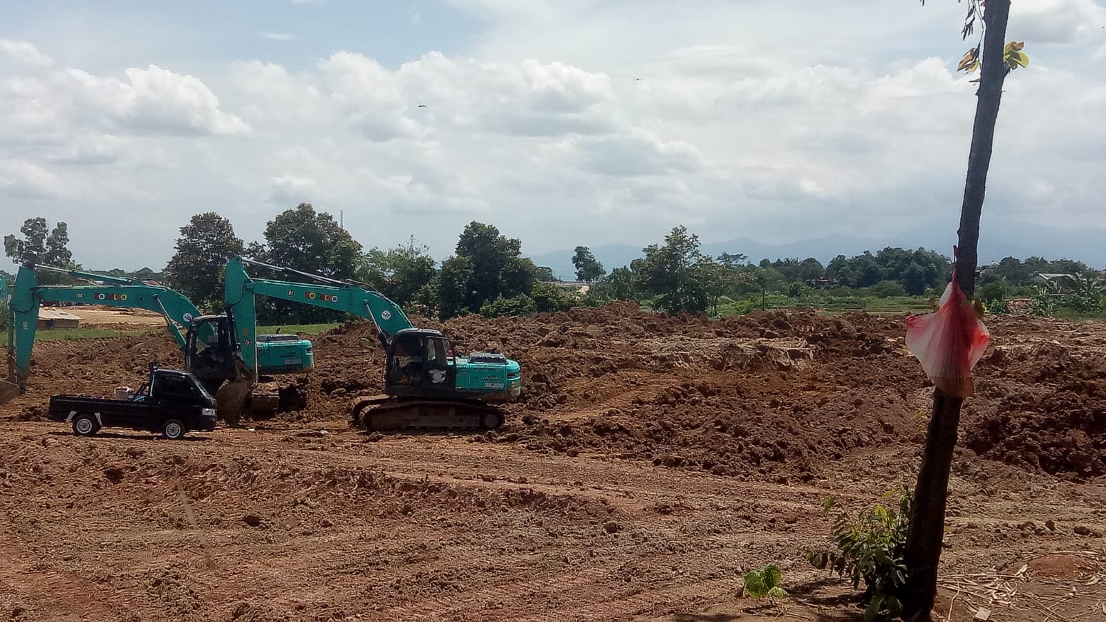 Diduga Galian C Ilegal di Kampung Bihbul Desa Wibawamulya, Kecamatan Cibarusah dan Desa Sukaragam, Kecamatan Serang Baru Mulus Beroperasi