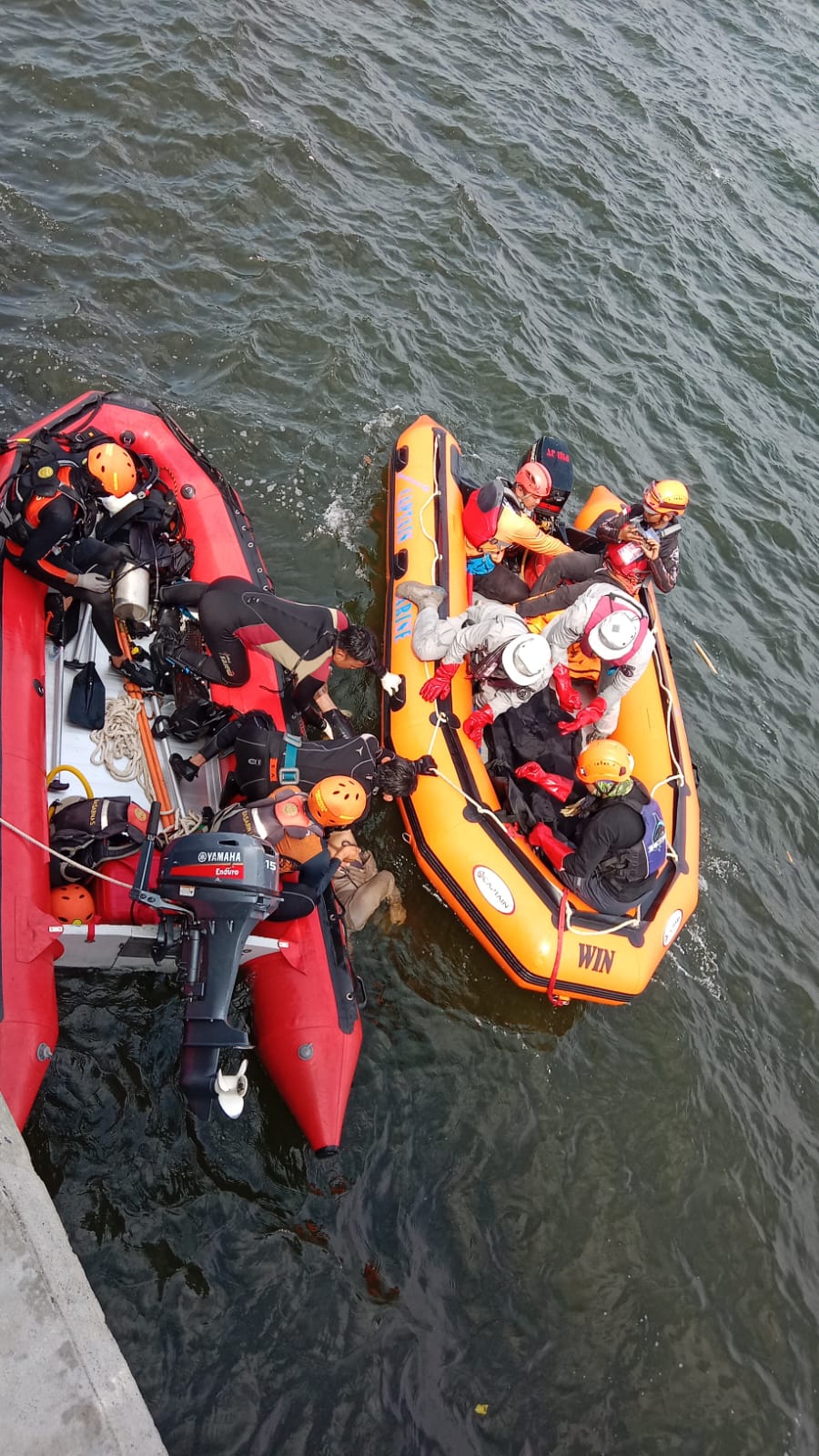 Bakamla RI Evakuasi Pemancing Yang Tenggelam di Pelabuhan Muara Baru Jakarta