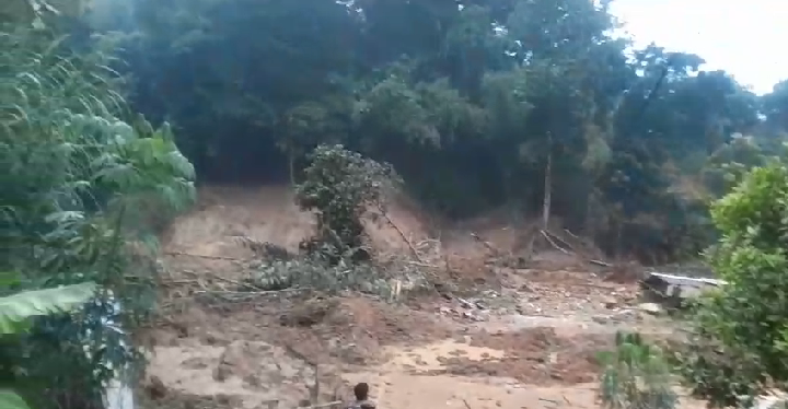 Tanah Longsor di Kampung Cipondok, Desa Pasanggrahan, Kecamatan Kasomalang, Subang Memakan Korban Jiwa