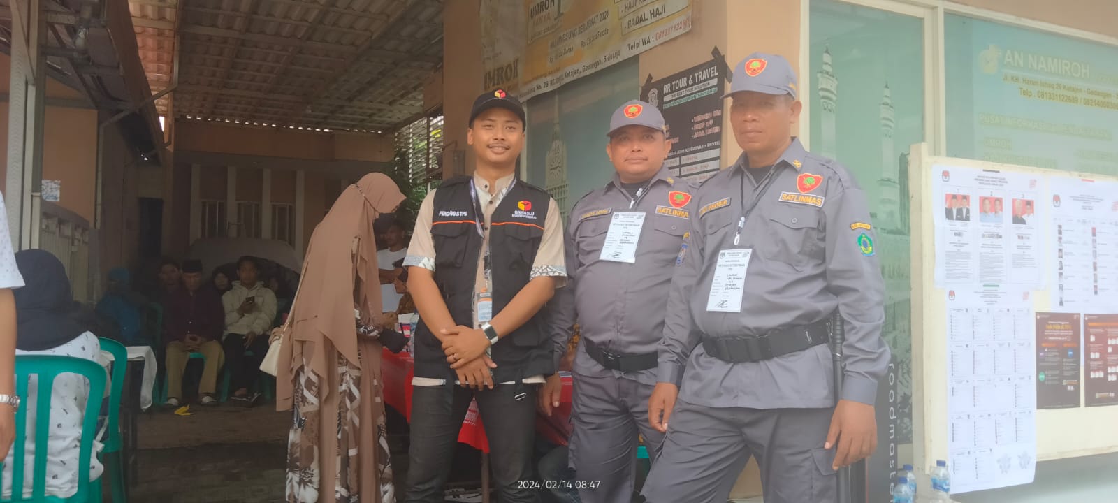 Warga Ketajen Gedangan Datangi TPS Dengan Antusias Warga Ketajen Gedangan Datangi TPS Dengan Antusias