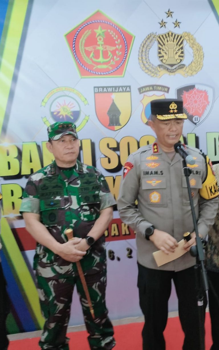 Kapolda Jatim Meninjau Langsung Situasi Keamanan Dan Kesiapan Dalam Menghadapi Pemilu Di Sampang Kapolda Jatim Meninjau Langsung Situasi Keamanan Dan Kesiapan Dalam Menghadapi Pemilu Di Sampang