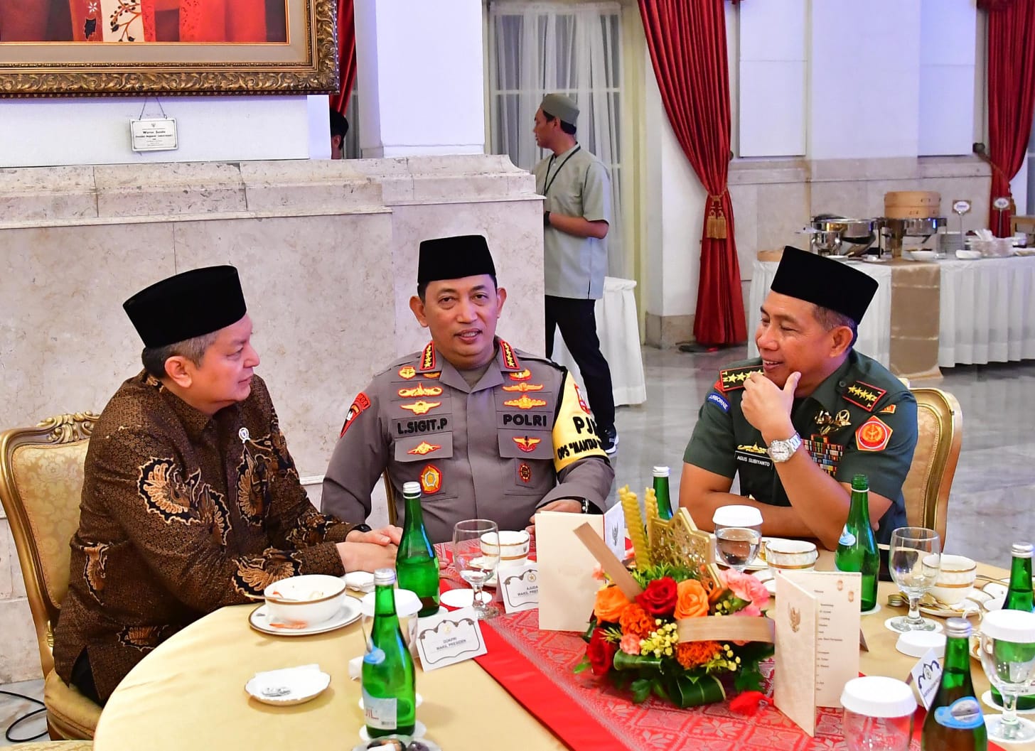 Panglima TNI Hadiri Buka Puasa Bersama Dengan Presiden RI di Istana Negara