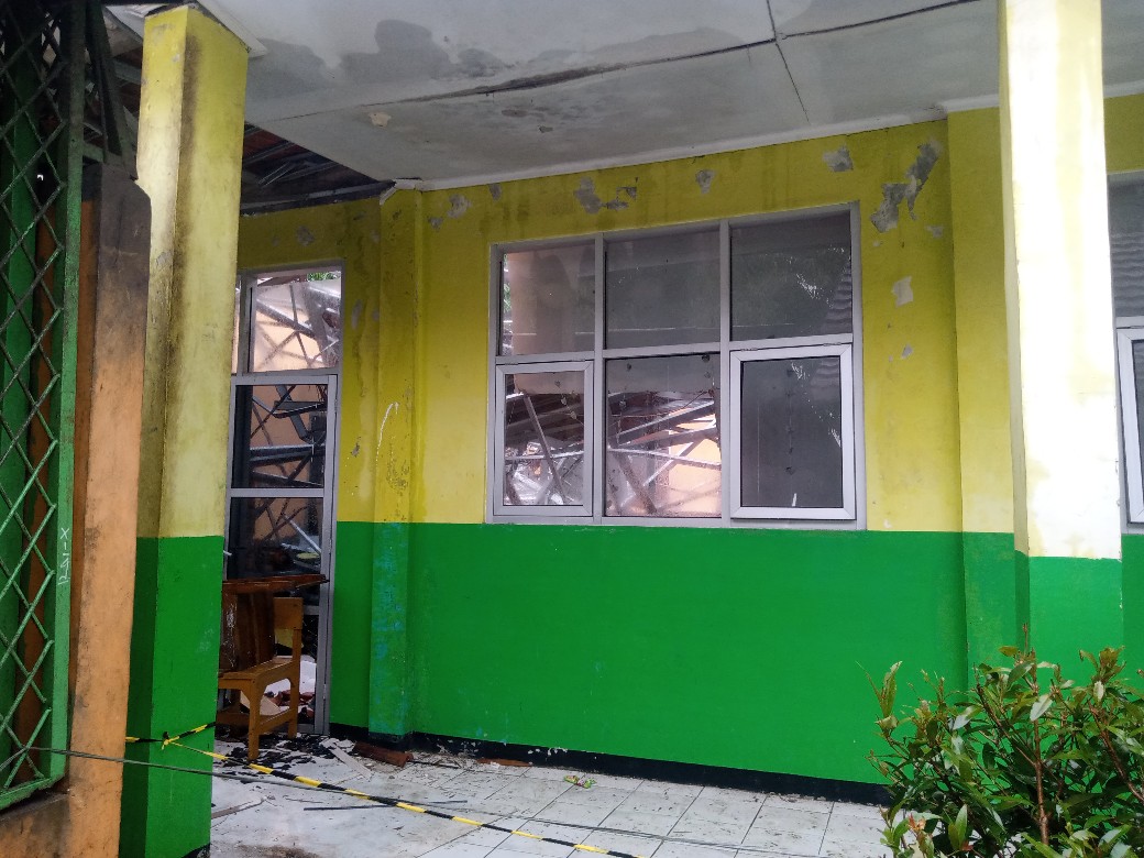 Akibat Atap Ambrol Siswa Siswi SMA Negeri 1 Ciampea Alami Luka Luka