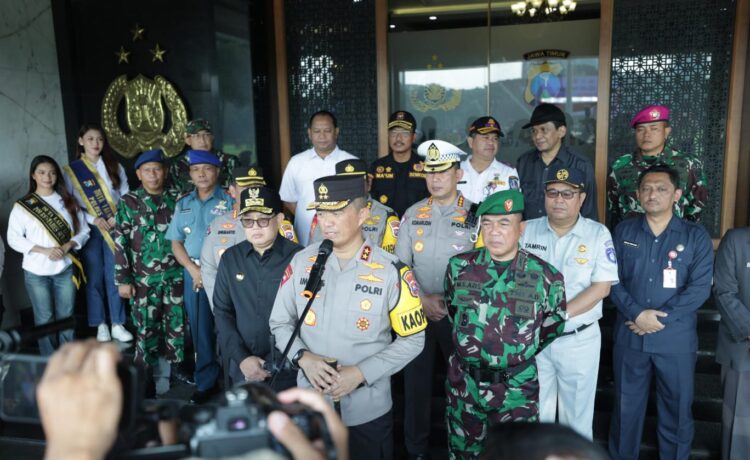 Polda Jatim Menggelar Apel Operasi Keselamatan 2024