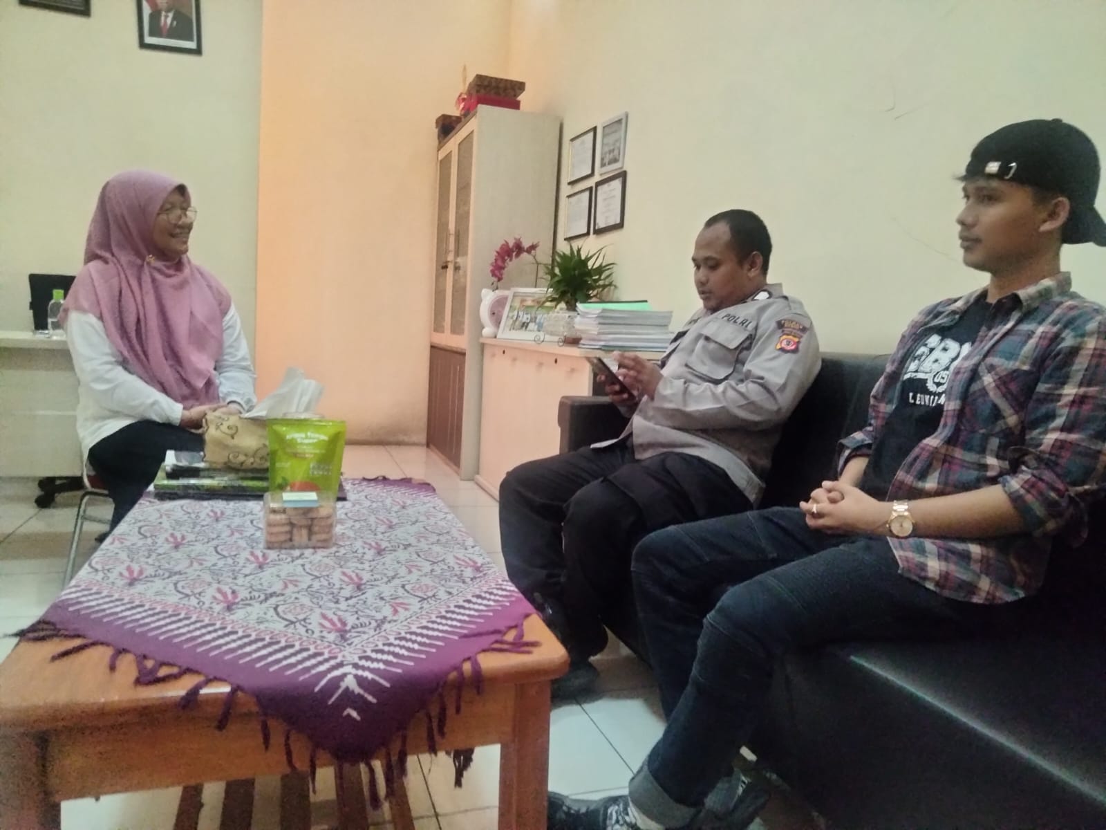 Polsek Leuwiliang Tindak Lanjuti Berita di Medsos Terkait Pasien Marah-Marah di IGD Puskesmas Leuwisadeng