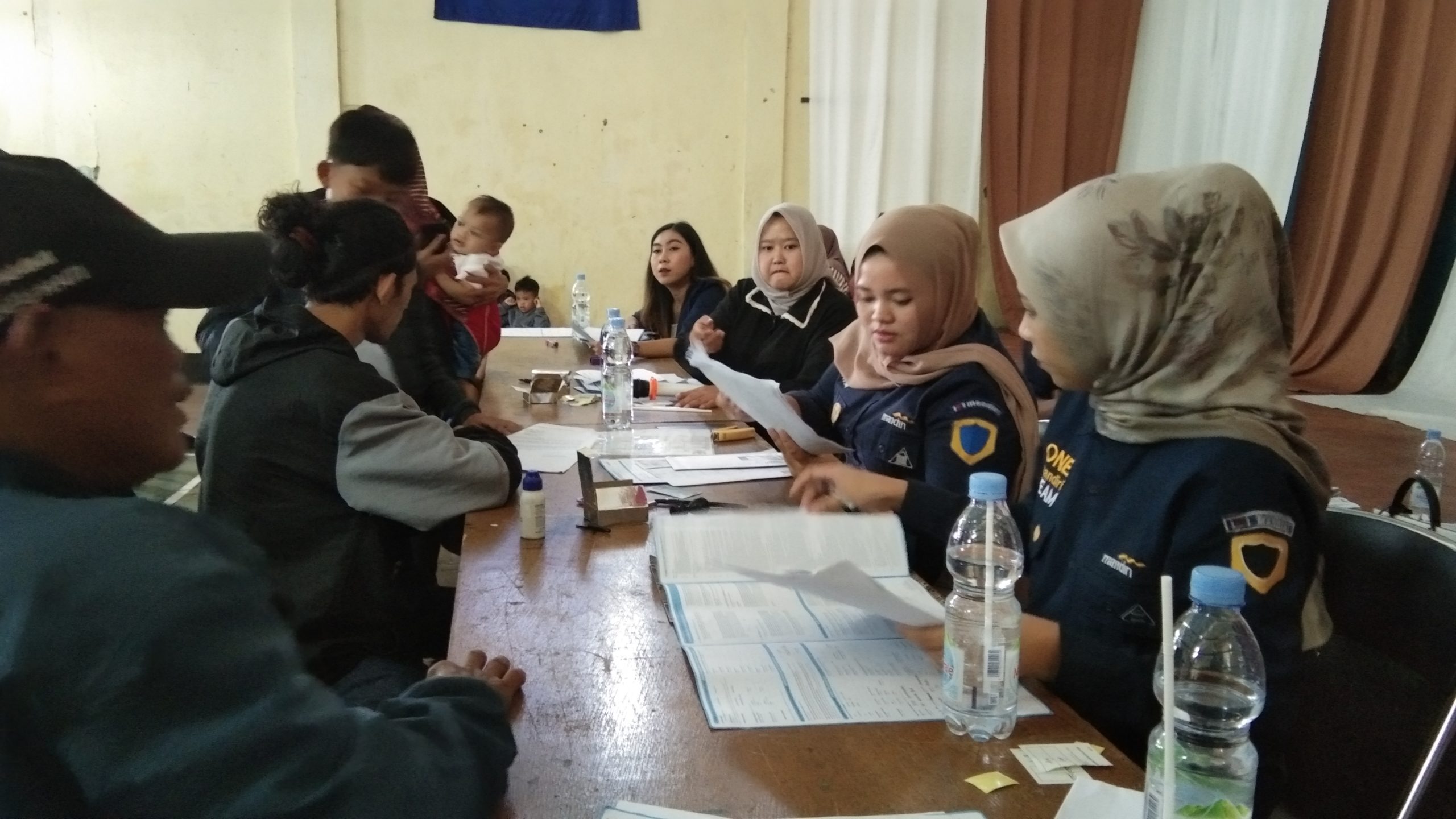 Anak Yatim Di Kadudampit Dapat Bantuan 800 Ribu Dari Kemensos RI, Warga "Ini Sangat Membantu Kami"