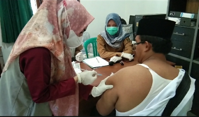 KUA Kecamatan Kadudampit, Gelar Silaturahmi Bimsik Calon Jamaah Haji dan Vaksin Menginitis KUA Kecamatan Kadudampit, Gelar Silaturahmi Bimsik Calon Jamaah Haji dan Vaksin Menginitis