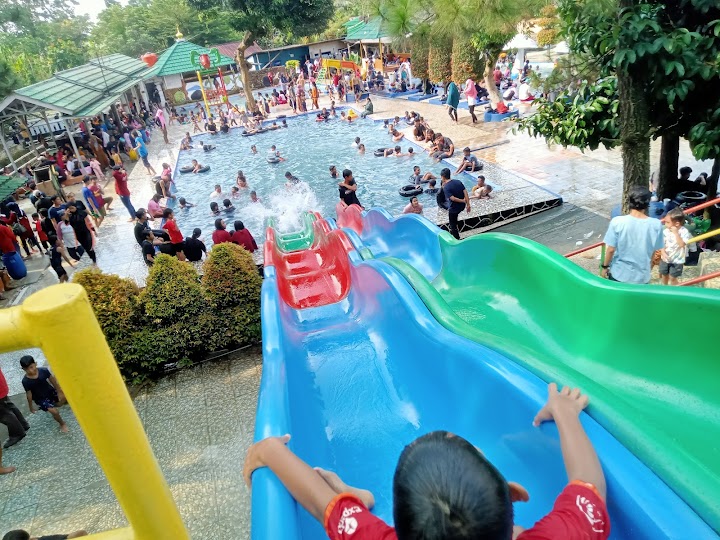 Menikmati Kesegaran ala Toyo Lembah Hijau