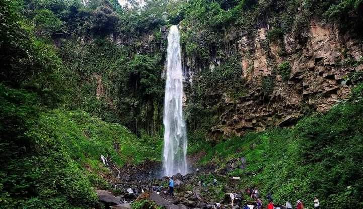 Menikmati Pesona Air Terjun Grojogan Sewu di Jawa Tengah