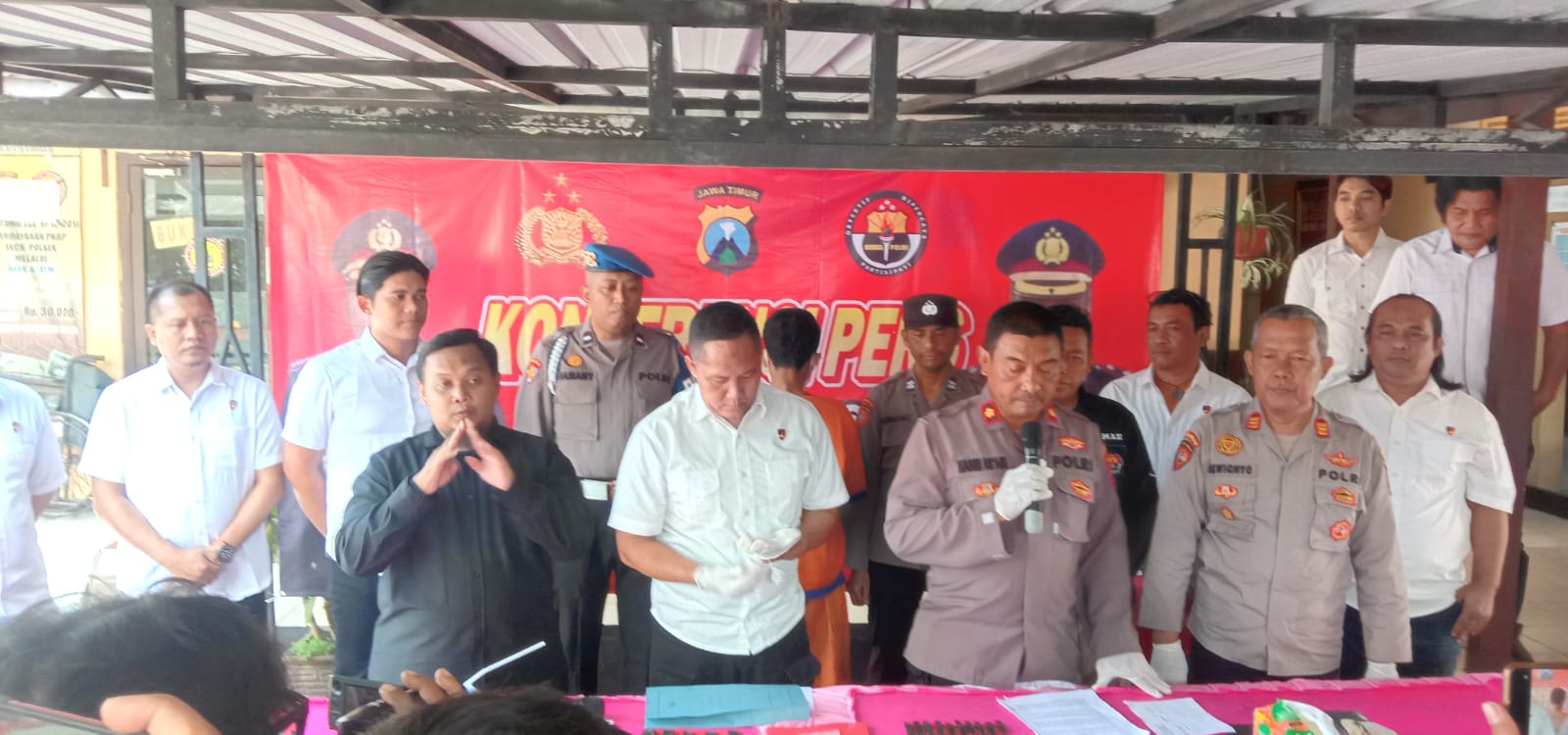 Polsek Balongbendo Ungkap Kasus Kurir Narkoba Jenis Sabu Polsek Balongbendo Ungkap Kasus Kurir Narkoba Jenis Sabu