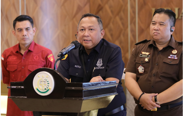 Kapuspenkum Dr. Ketut Sumedana Menanggapi Isu Terkait Penguntitan & Pelaporan Terhadap JAM-Pidsus Dr. Febrie Adriansyah