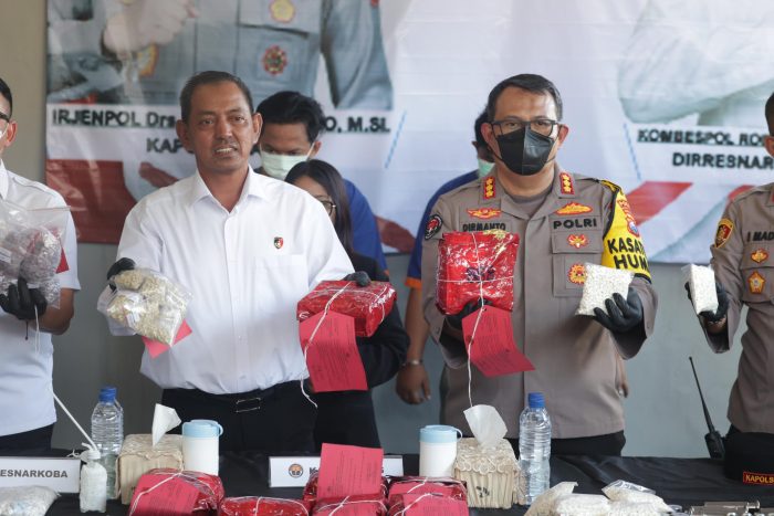 Ditresnarkoba Polda Jatim Ungkap Kasus Bahan obat keras Berbahaya (okerbaya) Dan Ribuan Pill Ekstasi