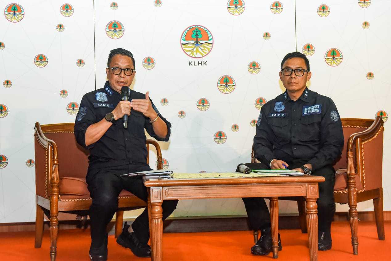 Satgas DPO Direktorat Jenderal PHLHK Bersama dengan Polrestabes Palembang Berhasil Menangkap Buronan yang Masuk dalam DPO Satgas DPO Direktorat Jenderal PHLHK Bersama dengan Polrestabes Palembang Berhasil Menangkap Buronan yang Masuk dalam DPO