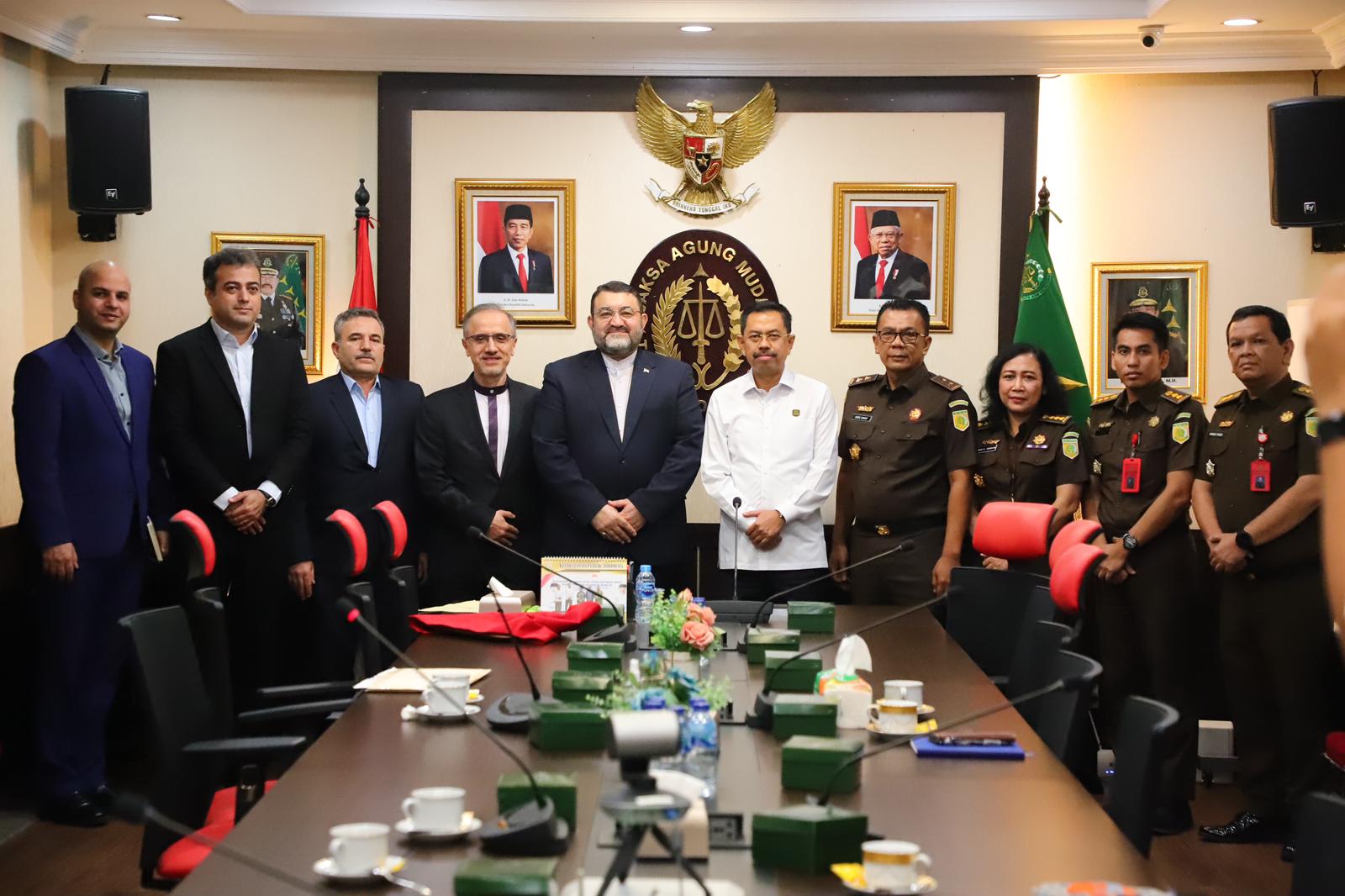 JAM-Pidum Prof. Dr. Asep Nana Mulyana Menerima Audiensi Duta Besar Republik Islam Iran Untuk Indonesia Yang Mulia Mohammad Boroujerdi