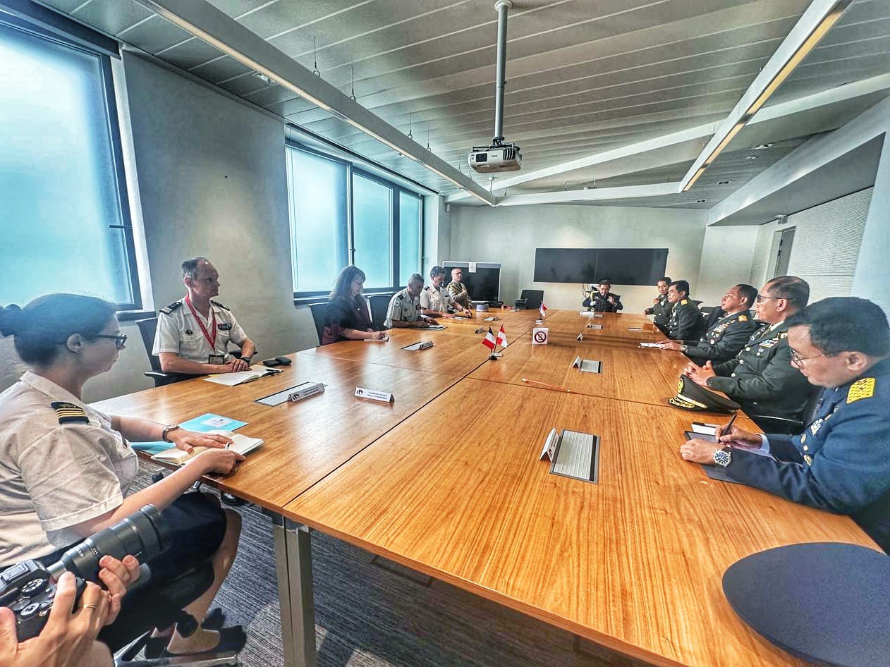 Panglima TNI Kunjungi Markas Angkatan Bersenjata Perancis