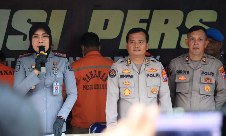 Polres Tanjung Perak Ungkap dan Tetapkan 18 Pelaku dalam Kasus Seporter yang Melakukan Pengerusakan Dalam Pertandingan Sepak Bola