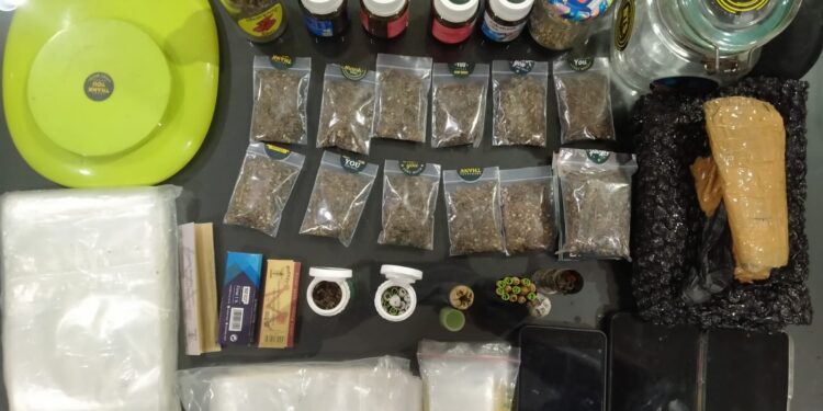 Satresnarkoba Polrestabes Surabaya Ungkap Kasus Penyalahgunaan Narkoba Jenis Ganja Lintas Luar Jawa