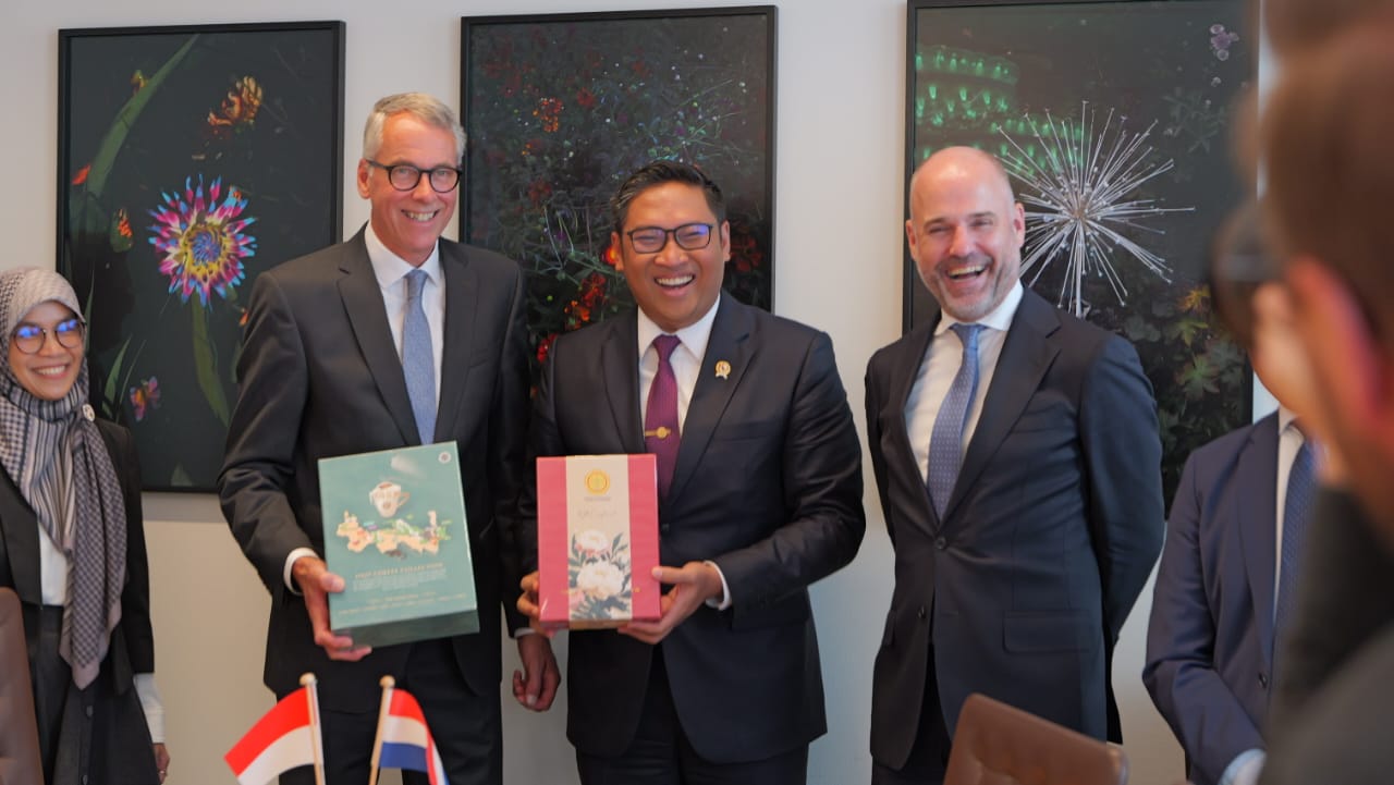 Mentan Andi Amran Minta Agar Calo Proyek Yang Berkeliaran di Kementan Segera Diproses Hukum