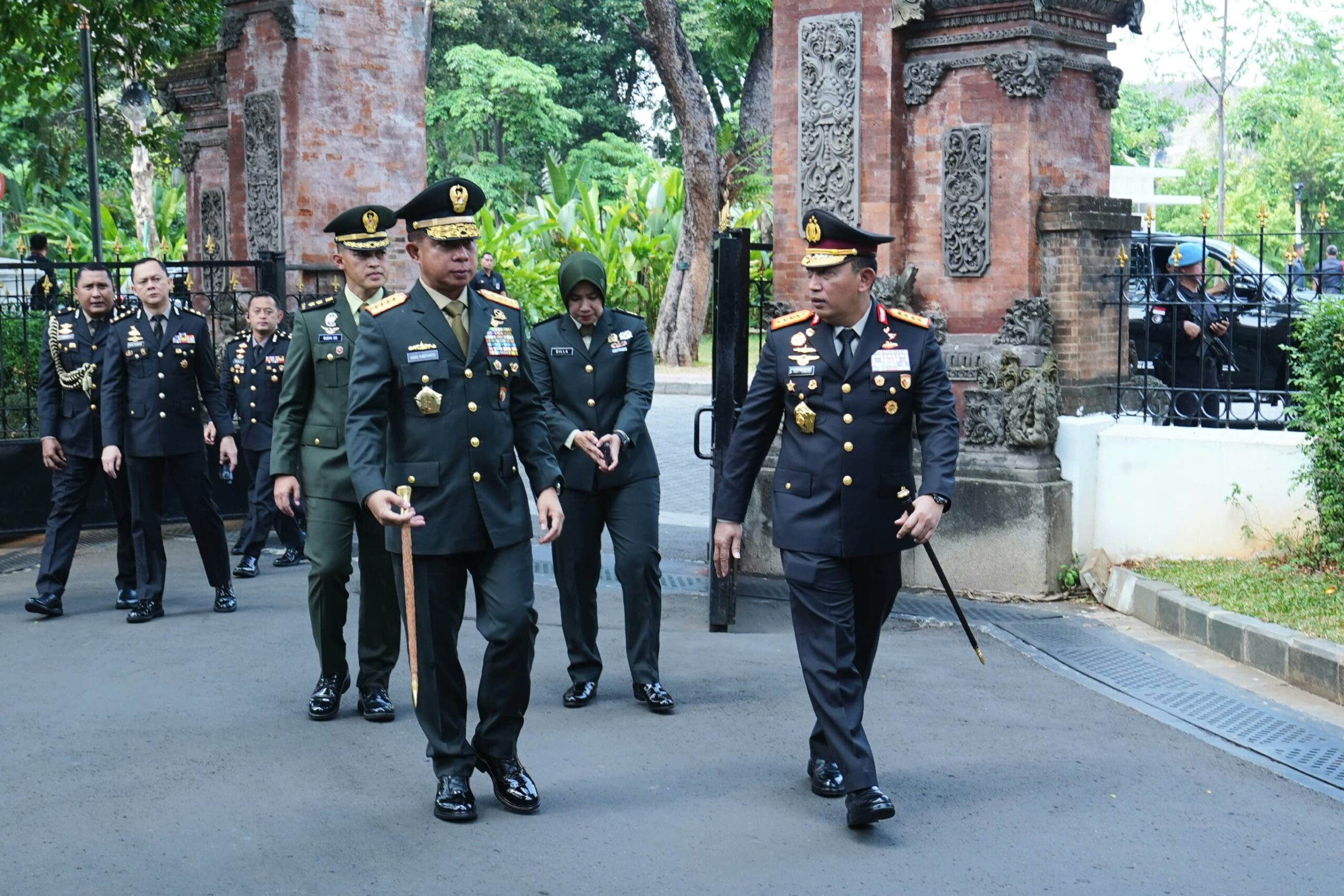 Panglima TNI Hadiri Pengucapan Sumpah Jabatan Ketua Mahkamah Agung Panglima TNI Hadiri Pengucapan Sumpah Jabatan Ketua Mahkamah Agung