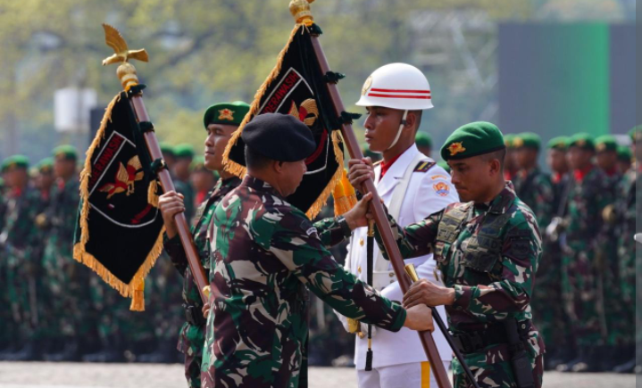 Panglima TNI Resmikan Lima Yonif PDR di Papua Panglima TNI Resmikan Lima Yonif PDR di Papua