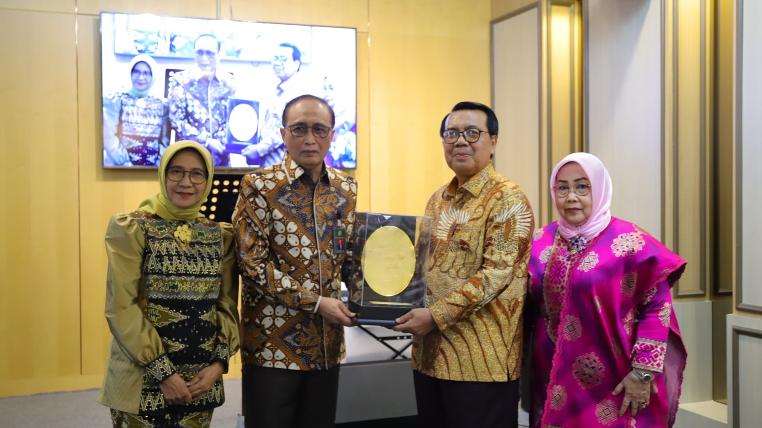 Mahkamah Agung Melepas Prof. Syaripuddin Sebagai Ketua MA Ke-14 Mahkamah Agung Melepas Prof. Syaripuddin Sebagai Ketua MA Ke-14