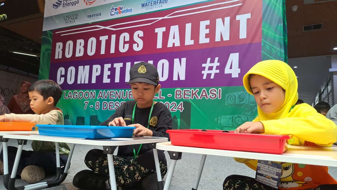 Sonnic Robotic Helat Kompetisi Robotik Sonnic Robotic Helat Kompetisi Robotik