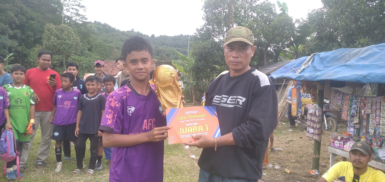 Ketua RT.01 Desa Purasari Sukses Gelar Trofeo Cadas Tournament U-13 Ketua RT.01 Desa Purasari Sukses Gelar Trofeo Cadas Tournament U-13