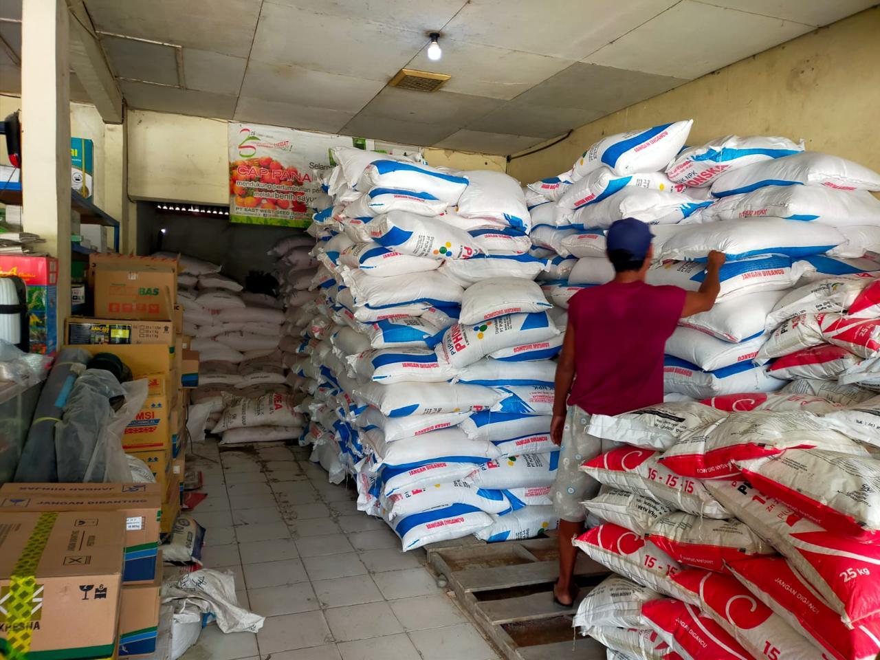 Mentan: Lewat Tengah Malam Tahun Baru 2025, Petani Sudah Tebus Langsung Pupuk Subsidi Mentan: Lewat Tengah Malam Tahun Baru 2025, Petani Sudah Tebus Langsung Pupuk Subsidi