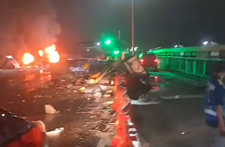 Kecelakaan Beruntun di GT Ciawi 2: Truk Rem Blong Tewaskan 8 Orang, 3 Kendaraan Terbakar