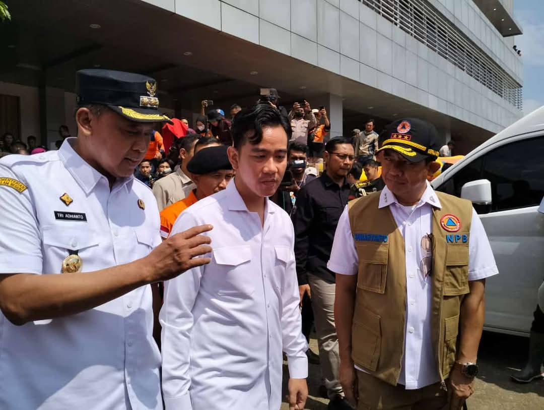 Dampingi Wapres Gibran, Wali Kota Bekasi Pastikan Pelayanan Terbaik Untuk Warga Pasca Banjir