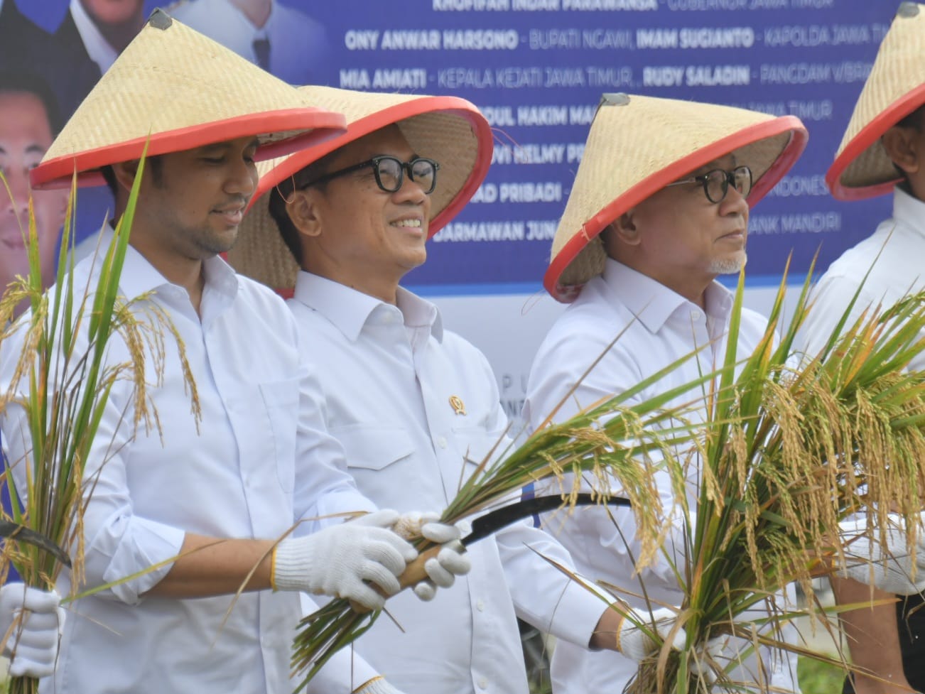 Mendes Yandri Optimistis Swasembada Pangan Dapat Segera Terwujud Mendes Yandri Optimistis Swasembada Pangan Dapat Segera Terwujud