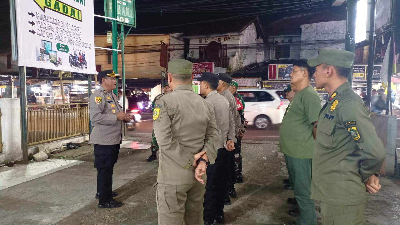 Polsek Cibungbulang Gencarkan Patroli Gabungan Cegah Tawuran dan Kejahatan Malam Polsek Cibungbulang Gencarkan Patroli Gabungan Cegah Tawuran dan Kejahatan Malam