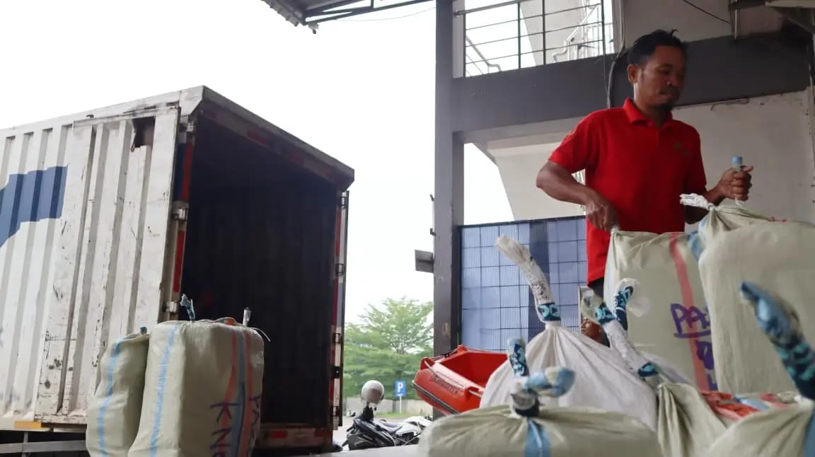 BNPB Upayakan Distribusi Logistik Peralatan Via Jalur Darat, Laut dan Udara ke Aceh