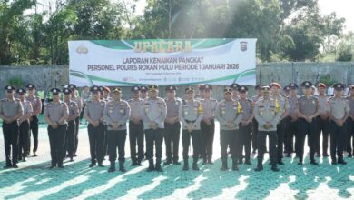 63 Personel Polres Rokan Hulu Resmi Naik Pangkat, Kapolres Tekankan Tanggung Jawab dan Profesionalisme