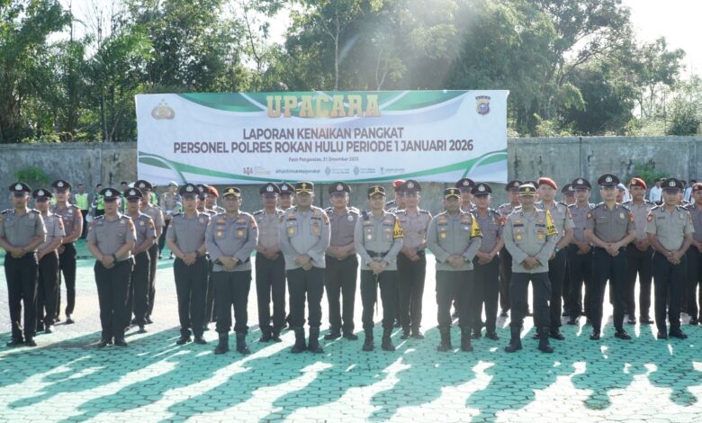 63 Personel Polres Rokan Hulu Resmi Naik Pangkat, Kapolres Tekankan Tanggung Jawab dan Profesionalisme