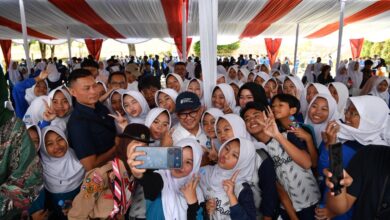 Bersama Mendikdasmen, Ratusan Murid Garut Deklarasikan Gerakan Rukun Sama Teman