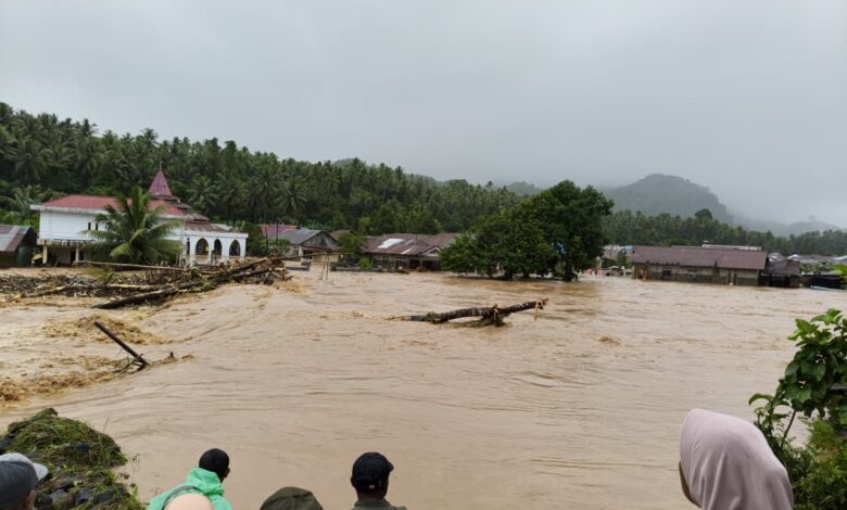 Dua Warga Meninggal dan Ribuan Jiwa Terdampak Banjir di Halmahera Barat