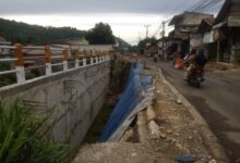Proyek TPT Jalan Cikampak–Bojong Rangkas di Bogor Barat belum rampung